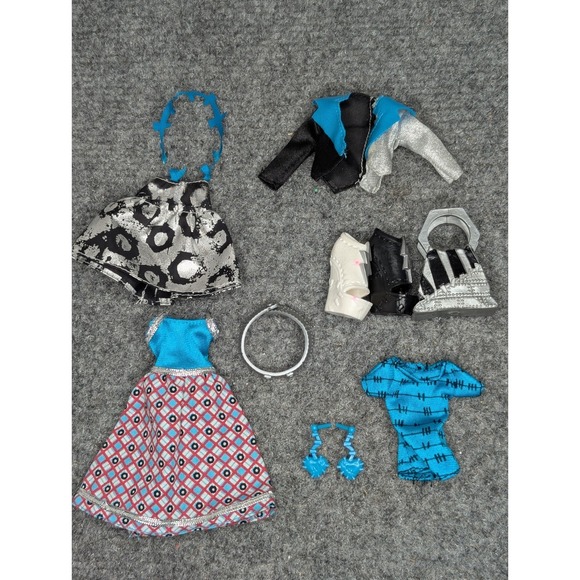 Other - Lot Of Monster High Frankie‎ Stein Clothes & Accessories Belt Purse Shoes READ